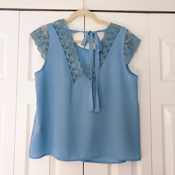 Shein embroidery mesh scallop trim tie back blouse, large - Picture 4 of 4